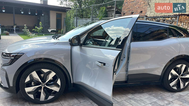 Внедорожник / Кроссовер Renault Megane E-Tech Electric 2022 в Мукачево