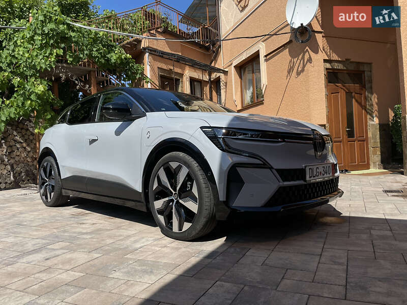 Внедорожник / Кроссовер Renault Megane E-Tech Electric 2022 в Мукачево