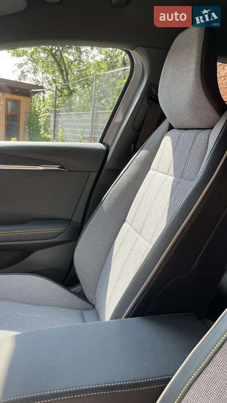 Внедорожник / Кроссовер Renault Megane E-Tech Electric 2022 в Мукачево