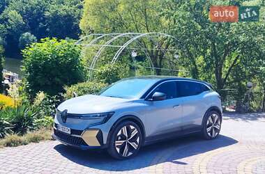 Позашляховик / Кросовер Renault Megane E-Tech Electric 2022 в 