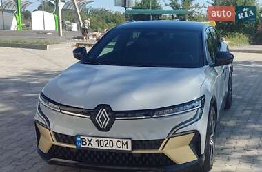 Позашляховик / Кросовер Renault Megane E-Tech Electric 2022 в 