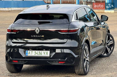 Позашляховик / Кросовер Renault Megane E-Tech Electric 2022 в 