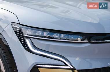 Позашляховик / Кросовер Renault Megane E-Tech Electric 2022 в 