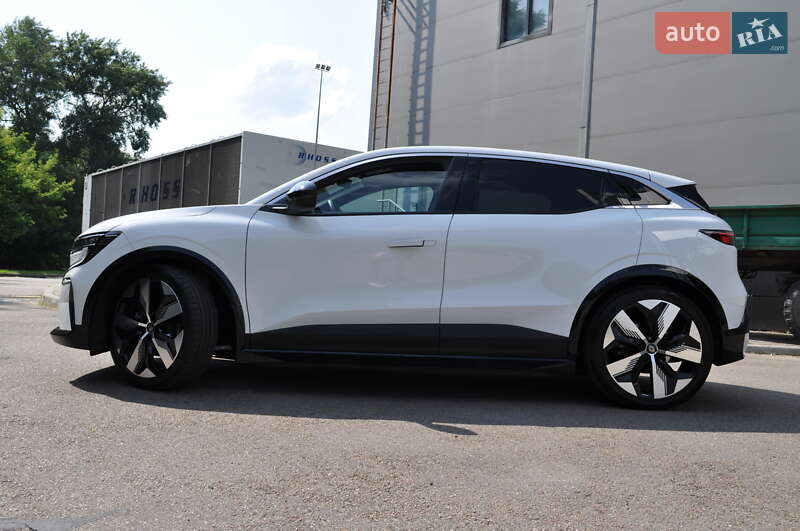 Внедорожник / Кроссовер Renault Megane E-Tech Electric 2023 в Киеве