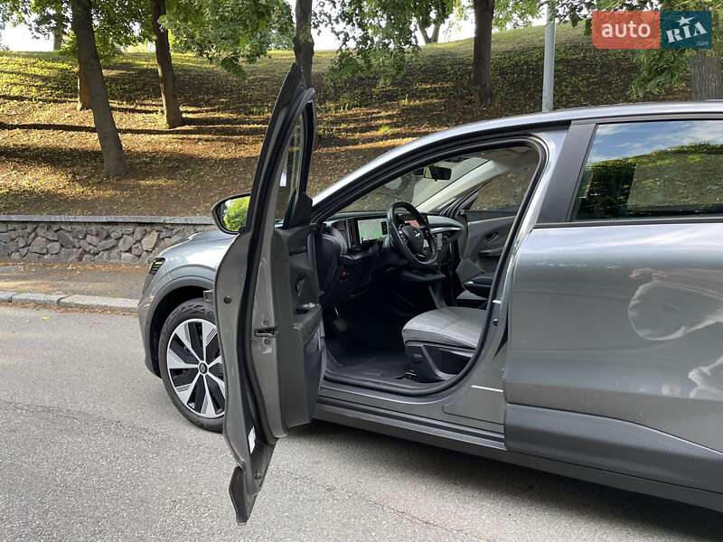 Внедорожник / Кроссовер Renault Megane E-Tech Electric 2022 в Киеве