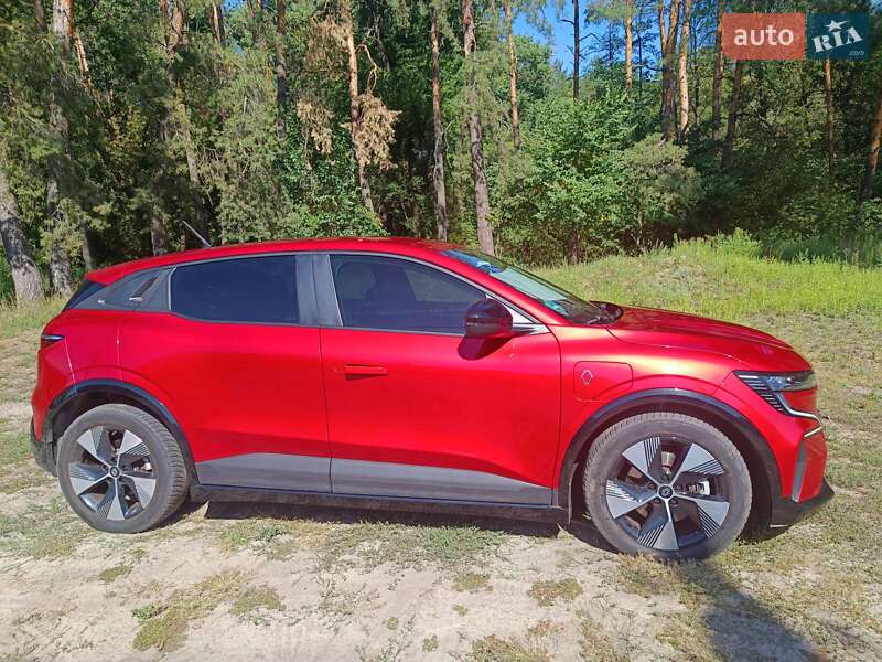 Позашляховик / Кросовер Renault Megane E-Tech Electric 2022 в Полтаві
