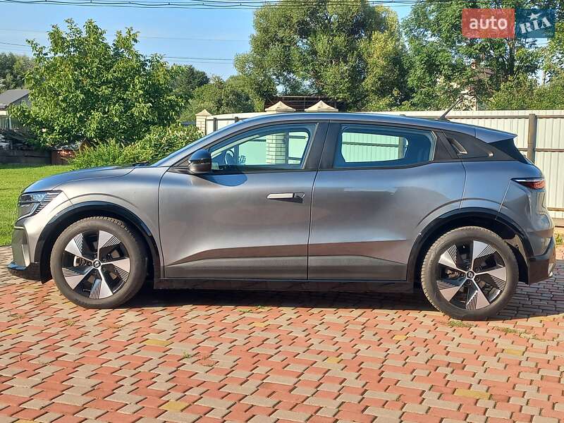 Внедорожник / Кроссовер Renault Megane E-Tech Electric 2022 в Калуше