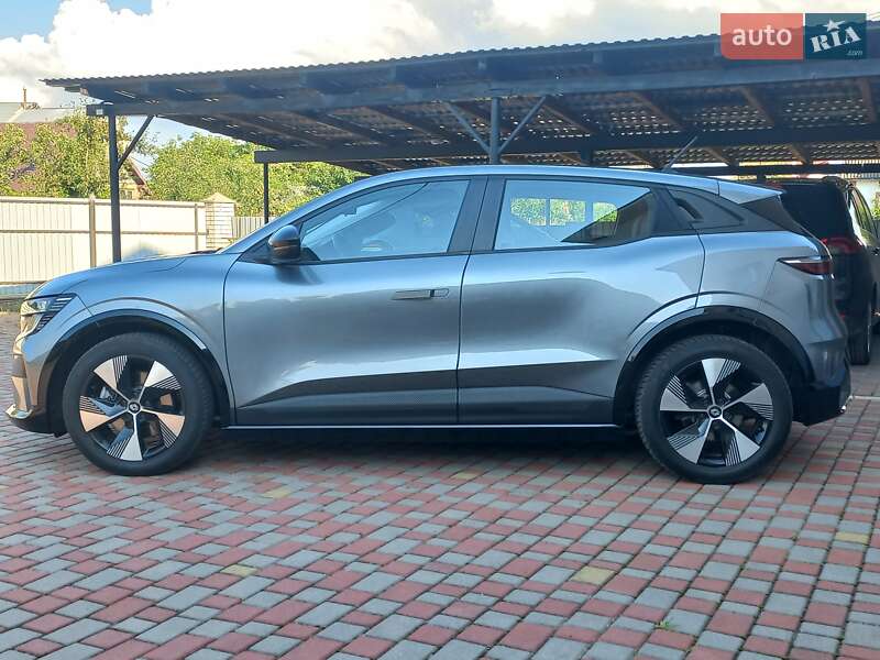 Внедорожник / Кроссовер Renault Megane E-Tech Electric 2022 в Калуше