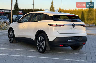 Позашляховик / Кросовер Renault Megane E-Tech Electric 2023 в 