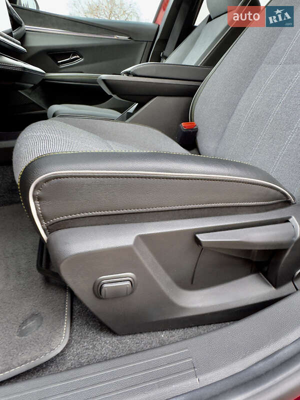 Позашляховик / Кросовер Renault Megane E-Tech Electric 2023 в Самборі фото 56 Позашляховик / Кросовер Renault Megane E-Tech Electric 2023 в Самборі