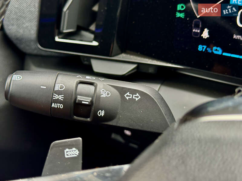 Позашляховик / Кросовер Renault Megane E-Tech Electric 2023 в Самборі фото 88 Позашляховик / Кросовер Renault Megane E-Tech Electric 2023 в Самборі