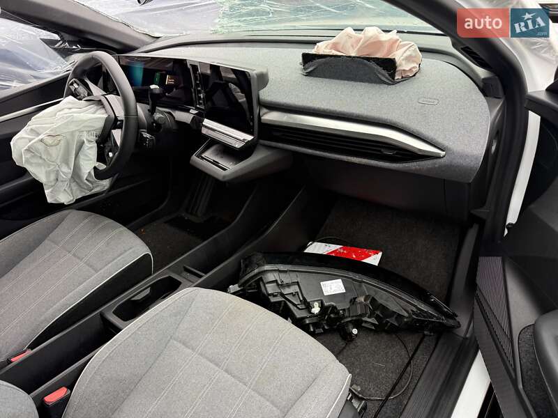 Внедорожник / Кроссовер Renault Megane E-Tech Electric 2024 в Луцке