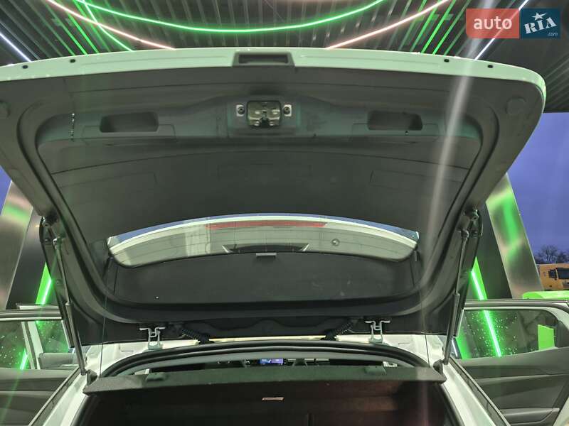 Позашляховик / Кросовер Renault Megane E-Tech Electric 2022 в Одесі