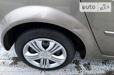 Хетчбек Renault Megane Scenic 2009 в 