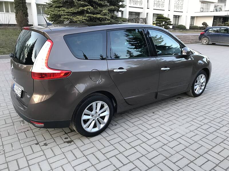 Універсал Renault Megane Scenic 2010 в Тернополі