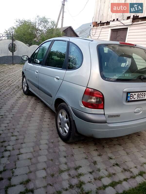 Минивэн Renault Megane Scenic 2002 в Надворной