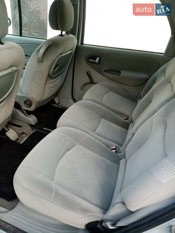 Минивэн Renault Megane Scenic 2002 в Надворной