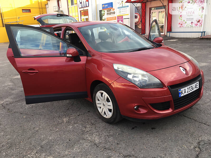 Хетчбек Renault Megane Scenic 2011 в Умані