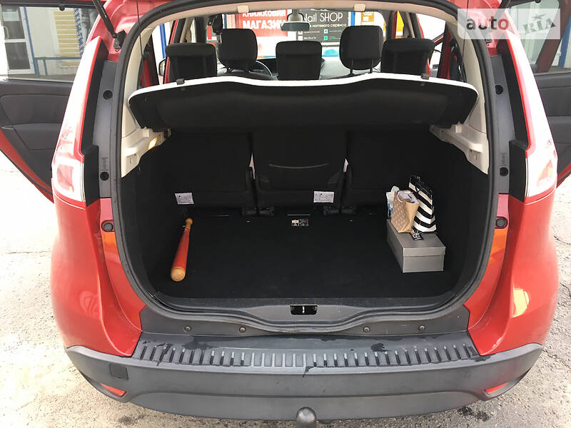 Хетчбек Renault Megane Scenic 2011 в Умані