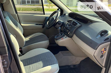 Хетчбек Renault Megane Scenic 2004 в 