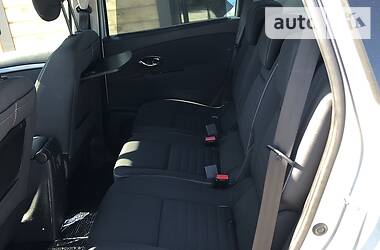 Мінівен Renault Megane Scenic 2015 в 