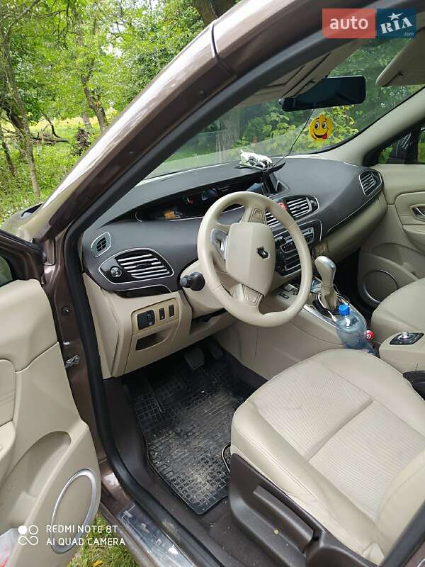 Renault Megane Scenic 2011