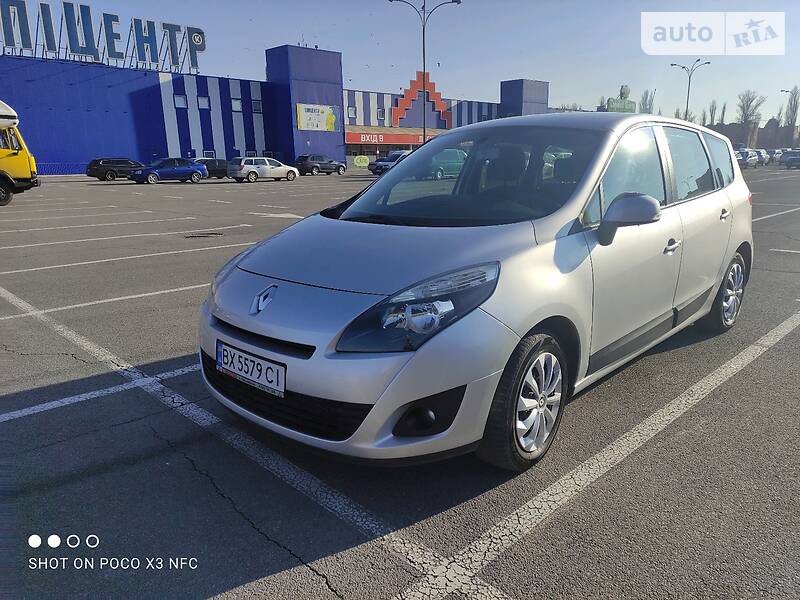 Минивэн Renault Megane Scenic 2010 в Каменец-Подольском
