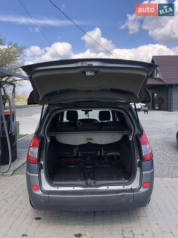 Минивэн Renault Megane Scenic 2007 в Виноградове