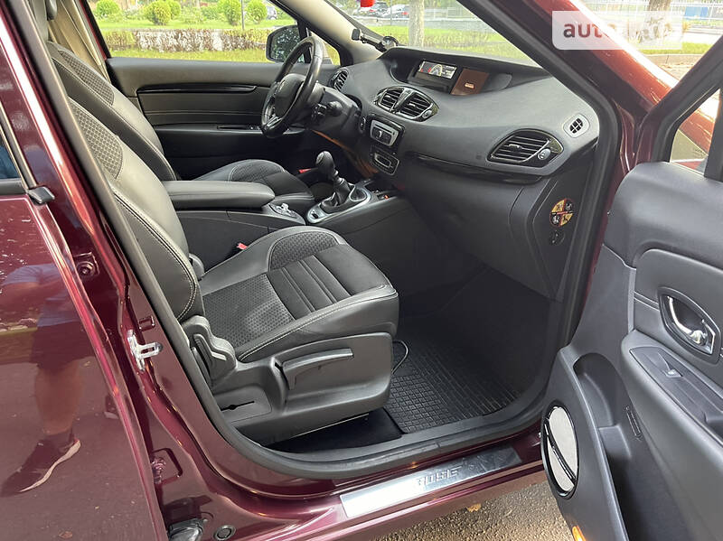 Минивэн Renault Megane Scenic 2015 в Коростышеве