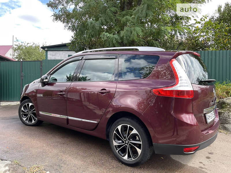 Минивэн Renault Megane Scenic 2015 в Коростышеве