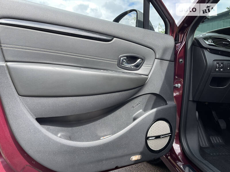 Минивэн Renault Megane Scenic 2015 в Коростышеве