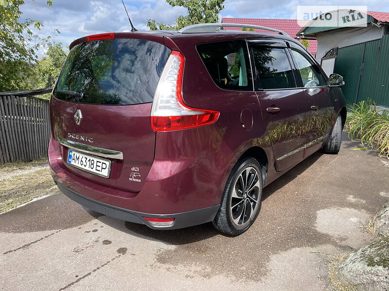 Минивэн Renault Megane Scenic 2015 в Коростышеве