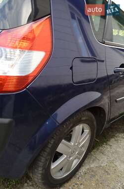 Минивэн Renault Megane Scenic 2005 в 