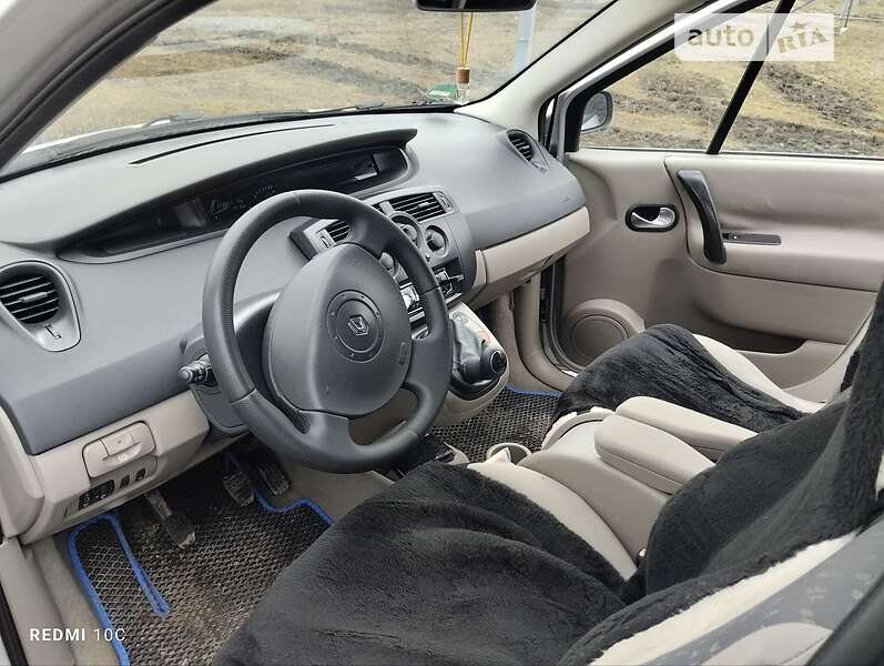 Минивэн Renault Megane Scenic 1999 в Романове