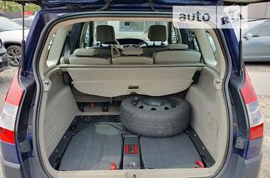 Минивэн Renault Megane Scenic 2005 в 