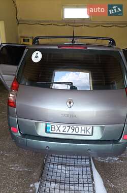 Минивэн Renault Megane Scenic 2004 в 
