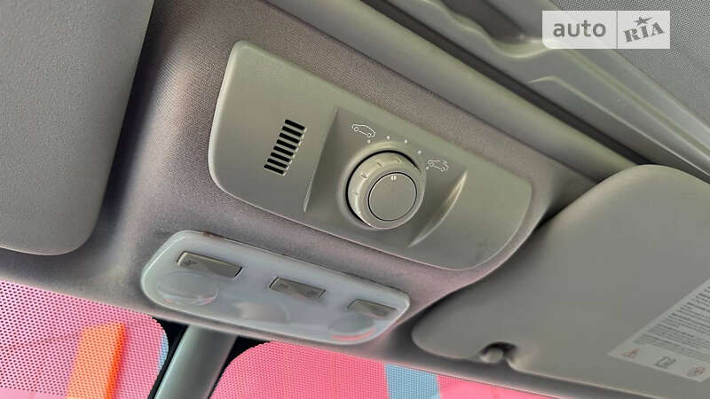 Мінівен Renault Megane Scenic 2012 в Києві фото 28 Мінівен Renault Megane Scenic 2012 в Києві