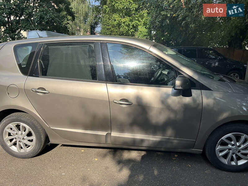 Минивэн Renault Megane Scenic 2012 в Мукачево