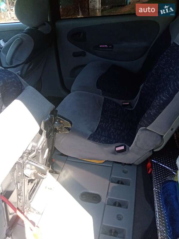 Универсал Renault Megane Scenic 2001 в Новоднестровске