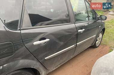 Минивэн Renault Megane Scenic 2004 в Коростене