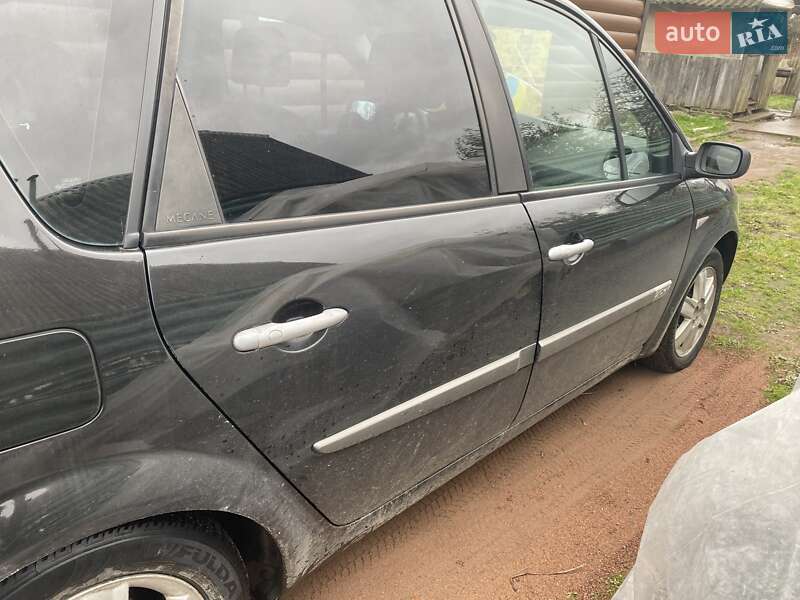 Минивэн Renault Megane Scenic 2004 в Коростене