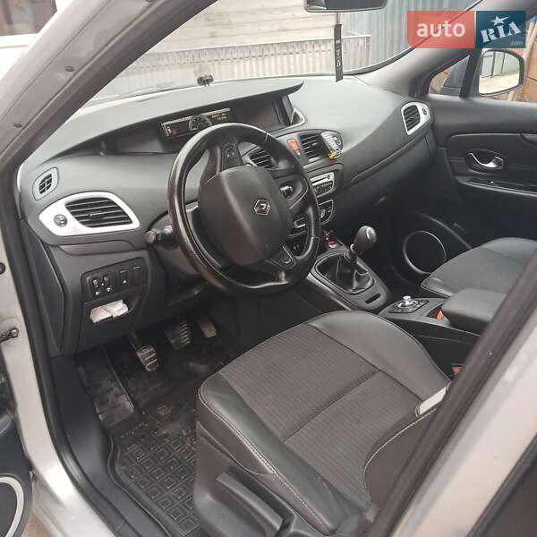 Мінівен Renault Megane Scenic 2010 в Чернівцях