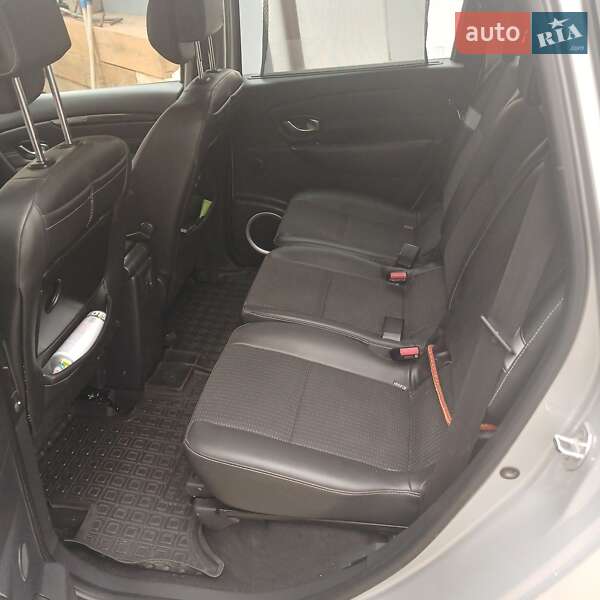 Мінівен Renault Megane Scenic 2010 в Чернівцях