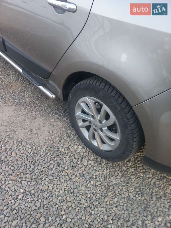 Минивэн Renault Megane Scenic 2012 в Тячеве