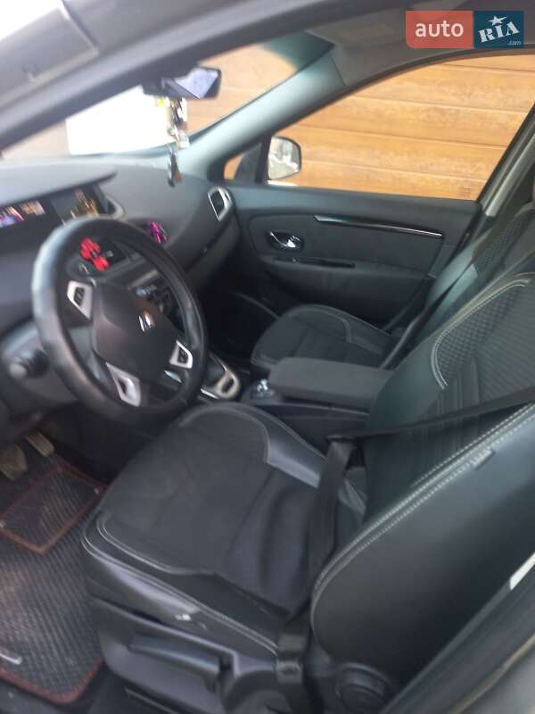 Минивэн Renault Megane Scenic 2012 в Тячеве