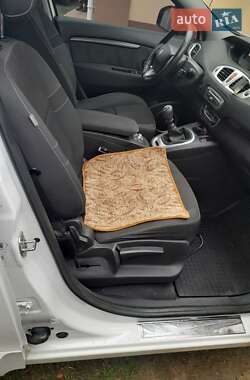 Минивэн Renault Megane Scenic 2010 в 