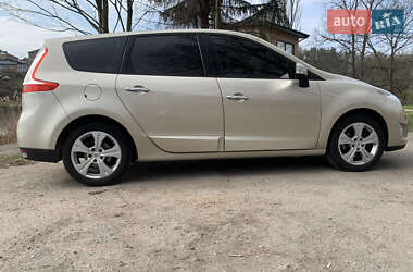 Минивэн Renault Megane Scenic 2009 в 