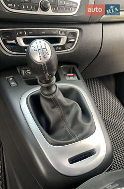 Минивэн Renault Megane Scenic 2009 в 