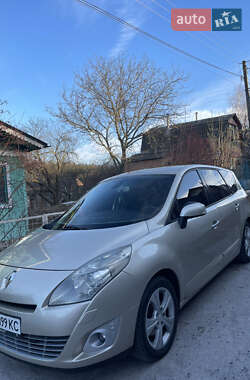 Минивэн Renault Megane Scenic 2009 в 