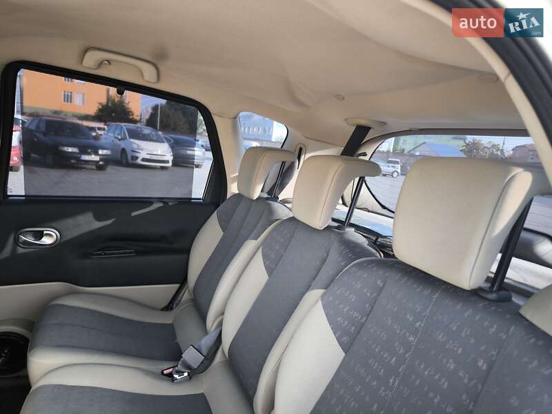 Минивэн Renault Megane Scenic 2003 в Луцке